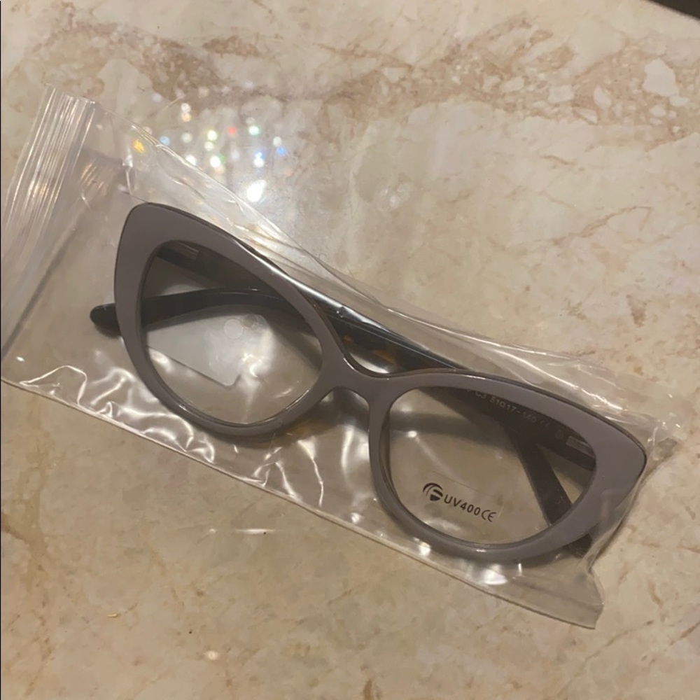 UV400 glasses